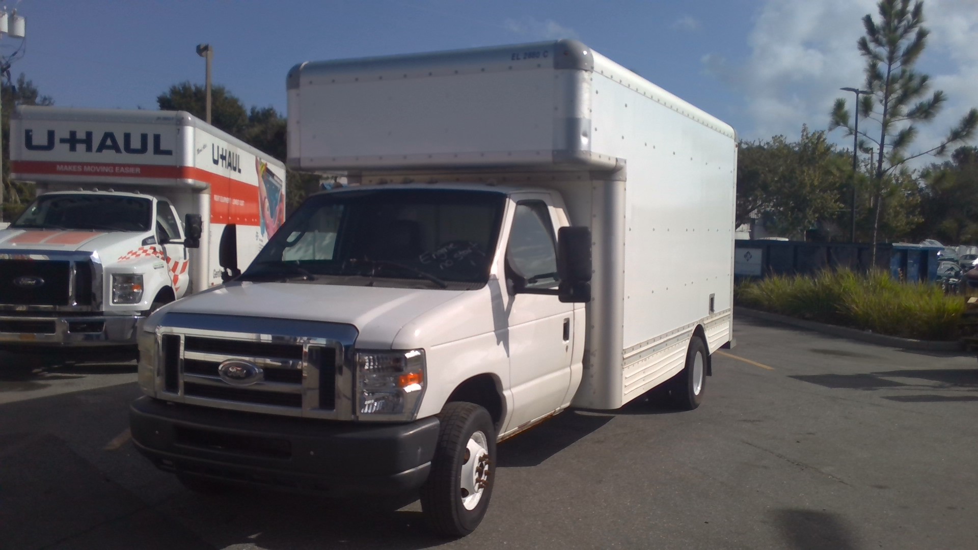 Camion usagé avec fourgon 2009 17 pi à vendre