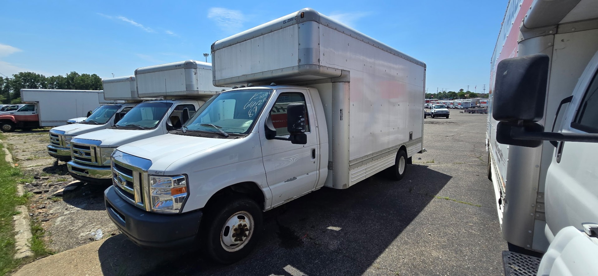 Used 2009 17 ' Box Truck for sale