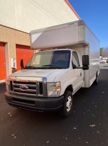 Camion usagé avec fourgon 2009 17 pi à vendre