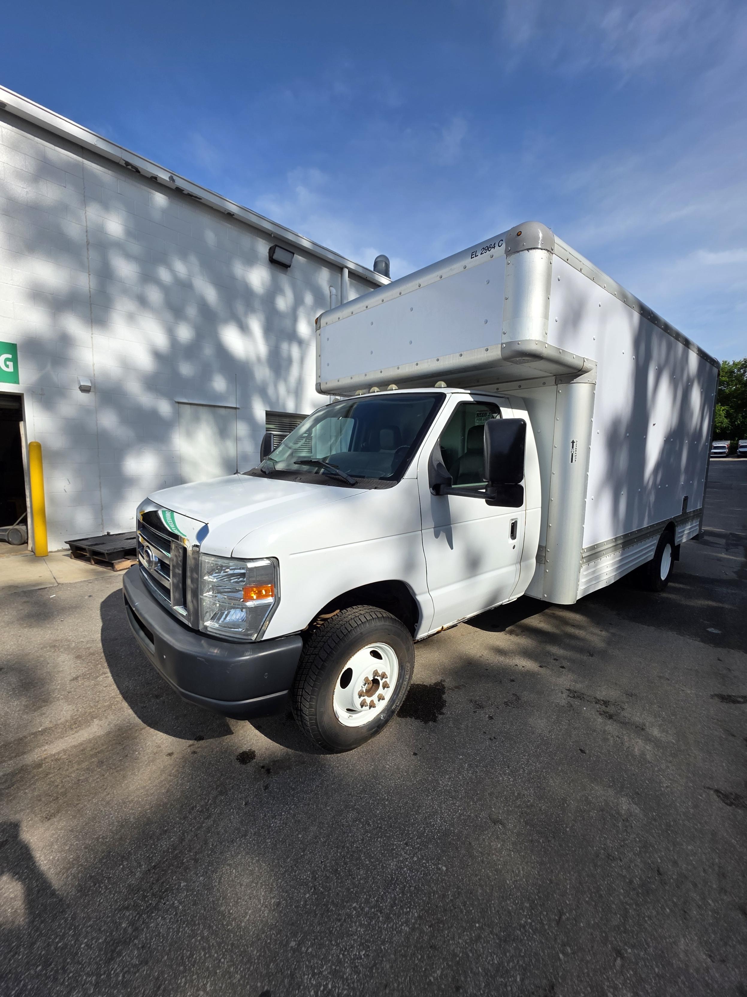 Used 2009 17 ' Box Truck for sale