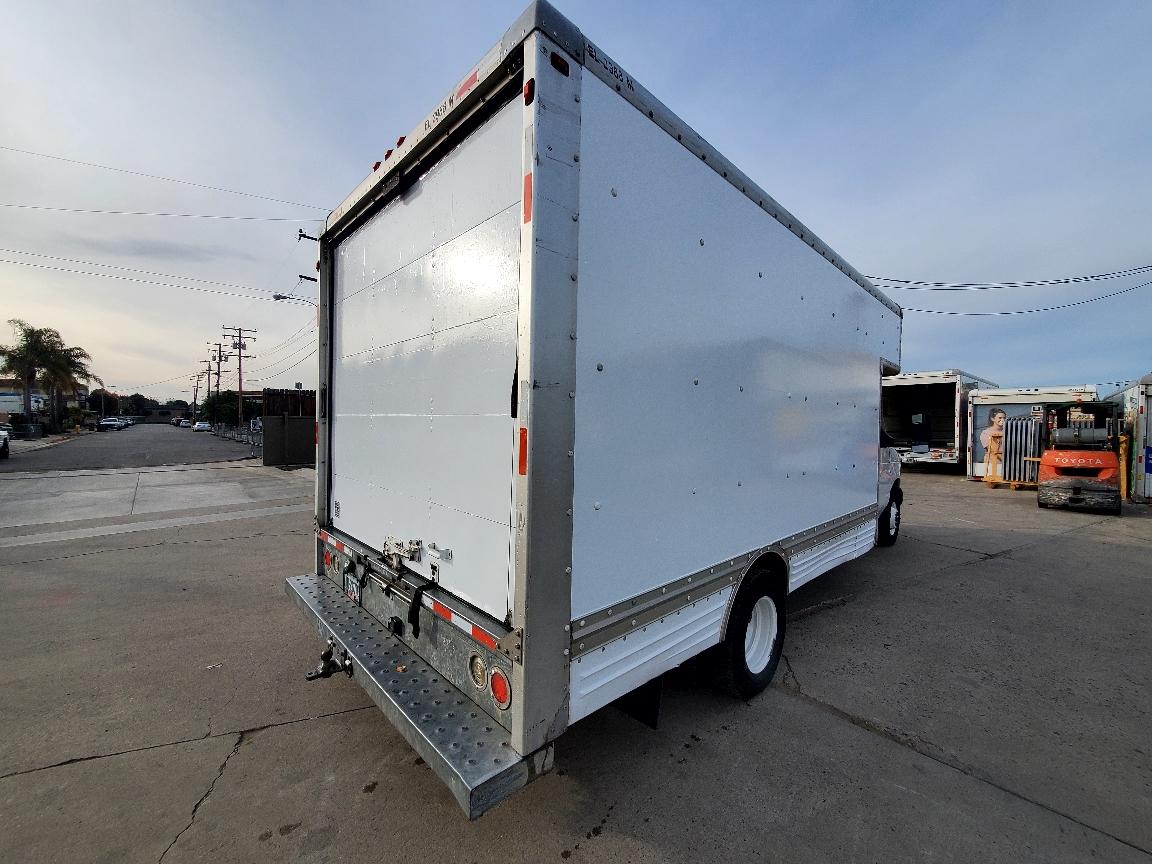 2007 17' Box Truck for Sale in Los Angeles, CA 90062 UHaul Truck Sales