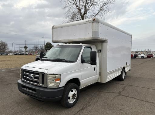 Used 2009 17 ' Box Truck for sale