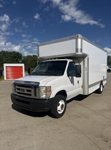 Used 2009 17 ' Box Truck for sale