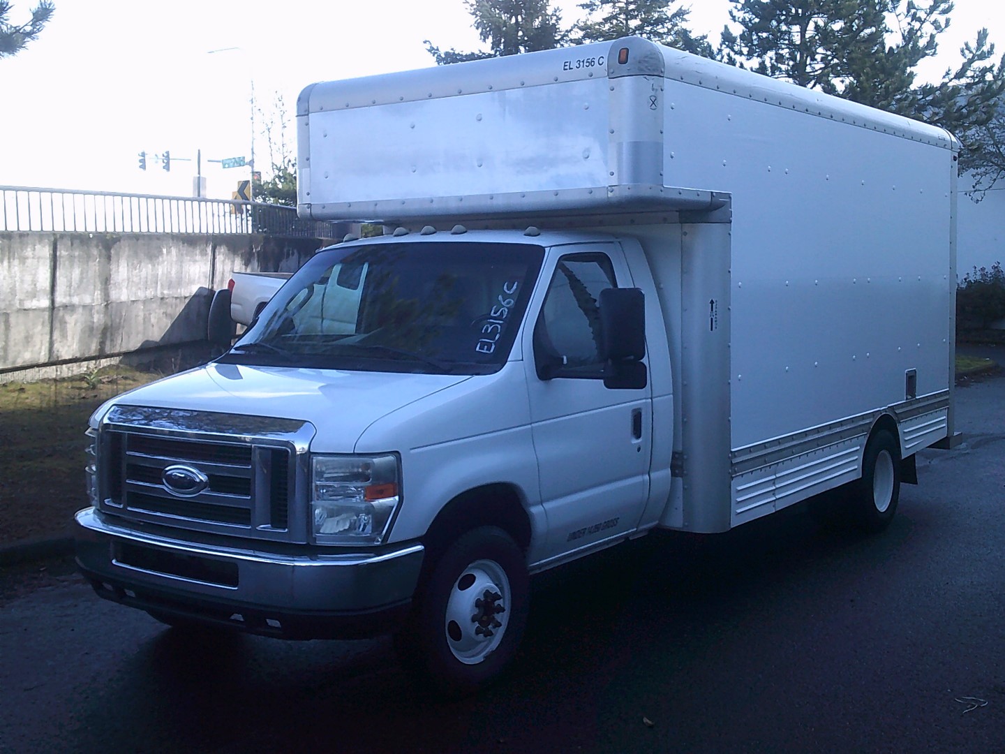 Camion usagé avec fourgon 2009 17 pi à vendre