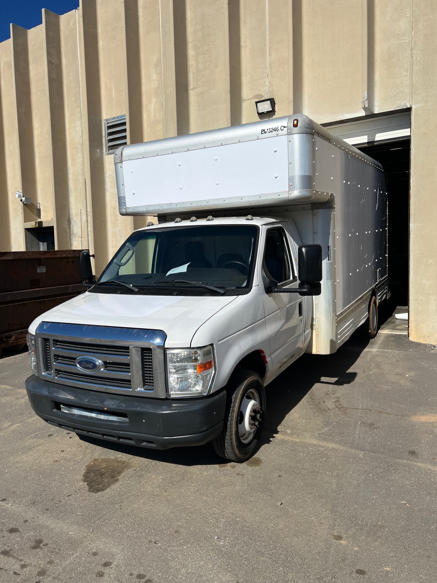 Used 2009 17 ' Box Truck for sale