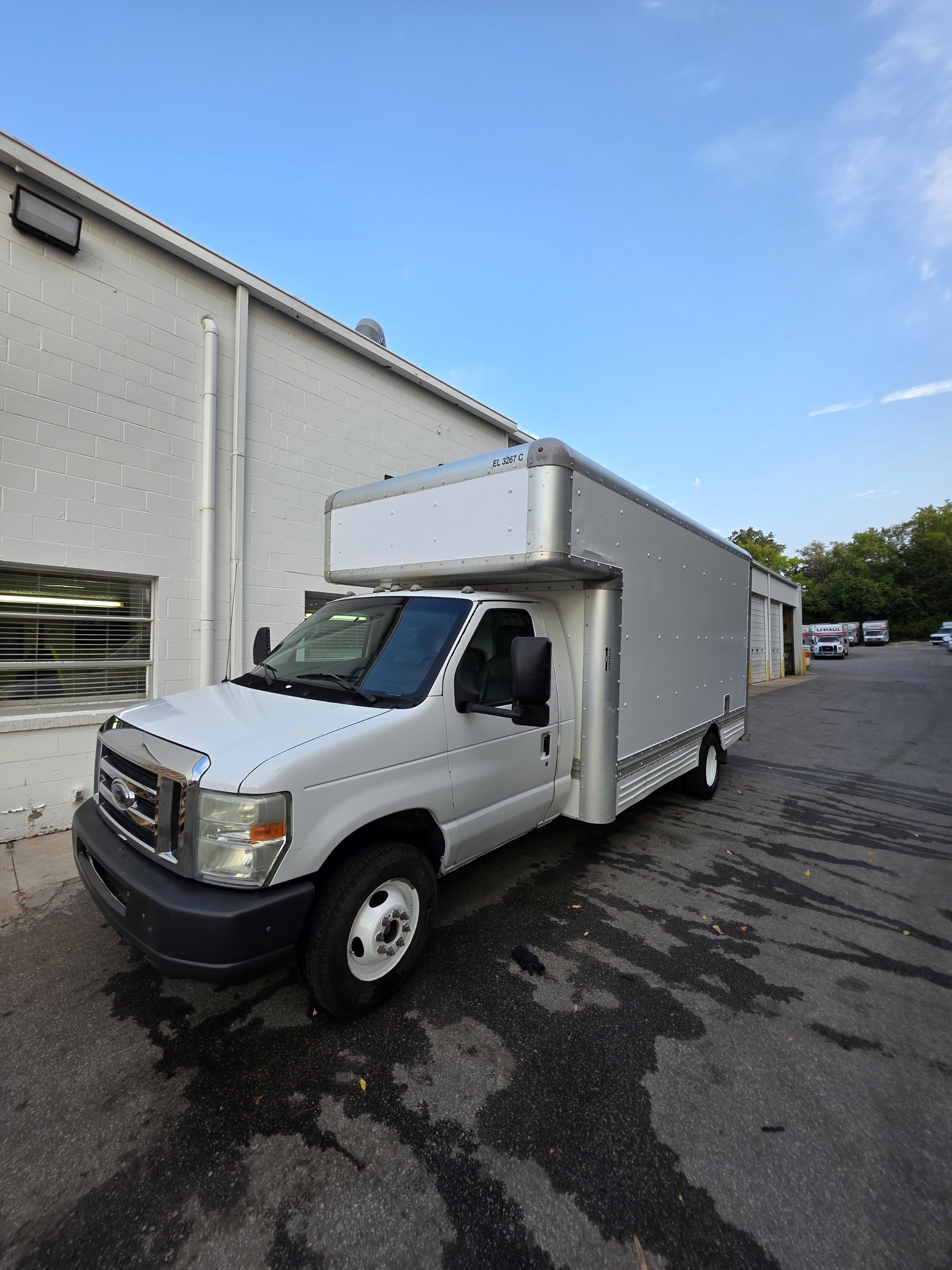 Used 2009 17 ' Box Truck for sale