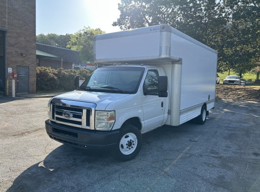 Used 2009 17 ' Box Truck for sale