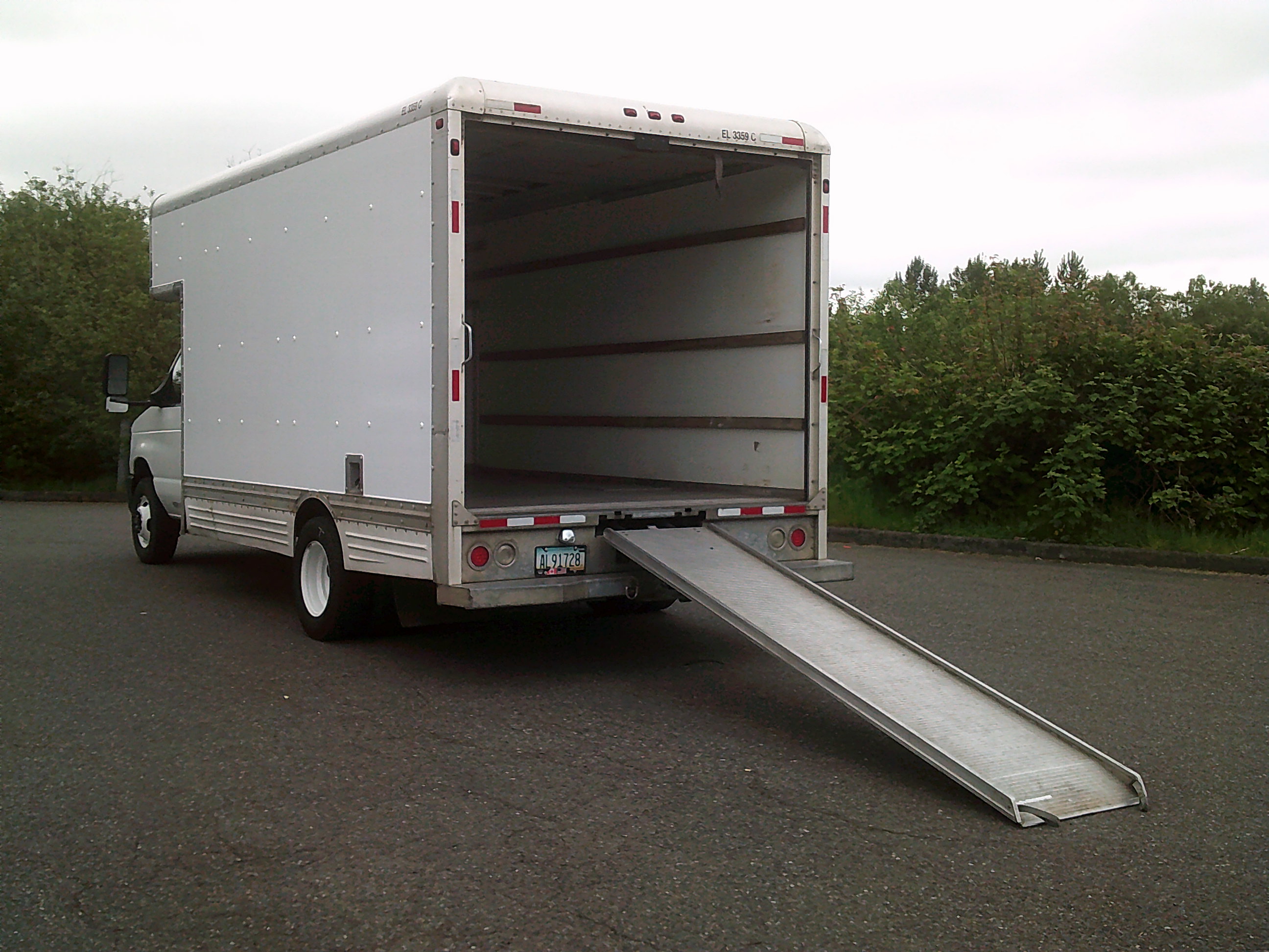 2009 17' Box Truck for Sale in Auburn, WA 98001 UHaul Truck Sales