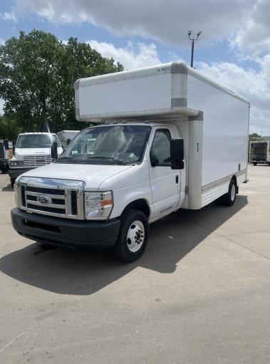 Used 2009 17 ' Box Truck for sale