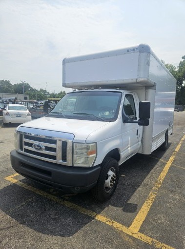 Used 2009 17 ' Box Truck for sale