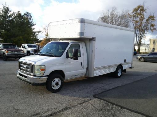 Used 2009 17 ' Box Truck for sale