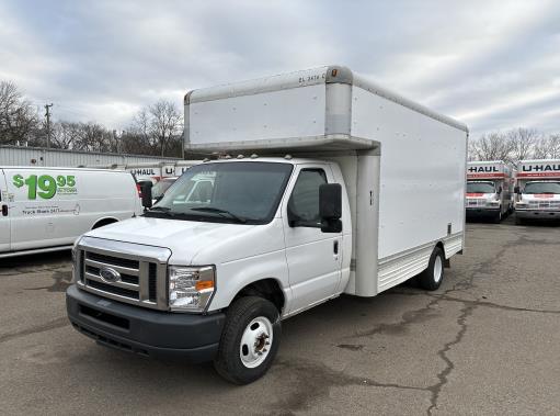 Camion usagé avec fourgon 2009 17 pi à vendre