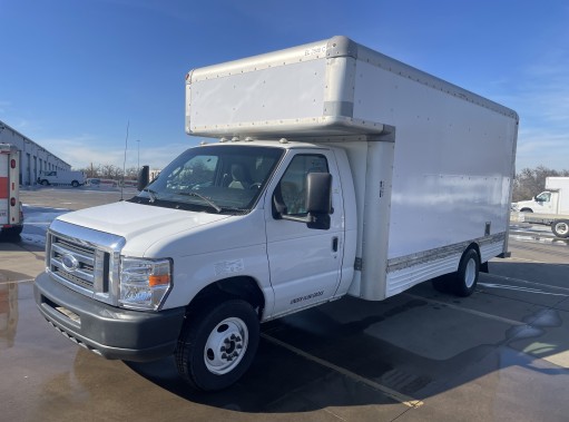 Used 2009 17 ' Box Truck for sale