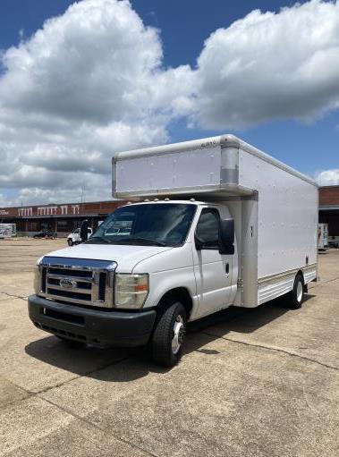 Used 2009 17 ' Box Truck for sale