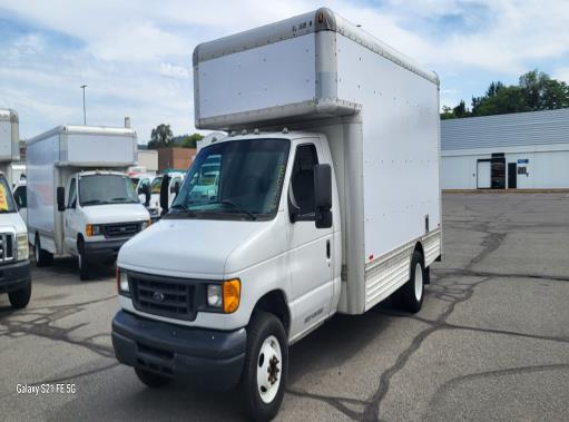 Used 2007 17 ' Box Truck for sale