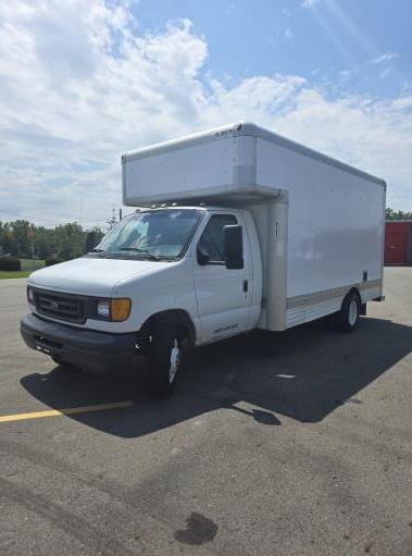 Used 2007 17 ' Box Truck for sale