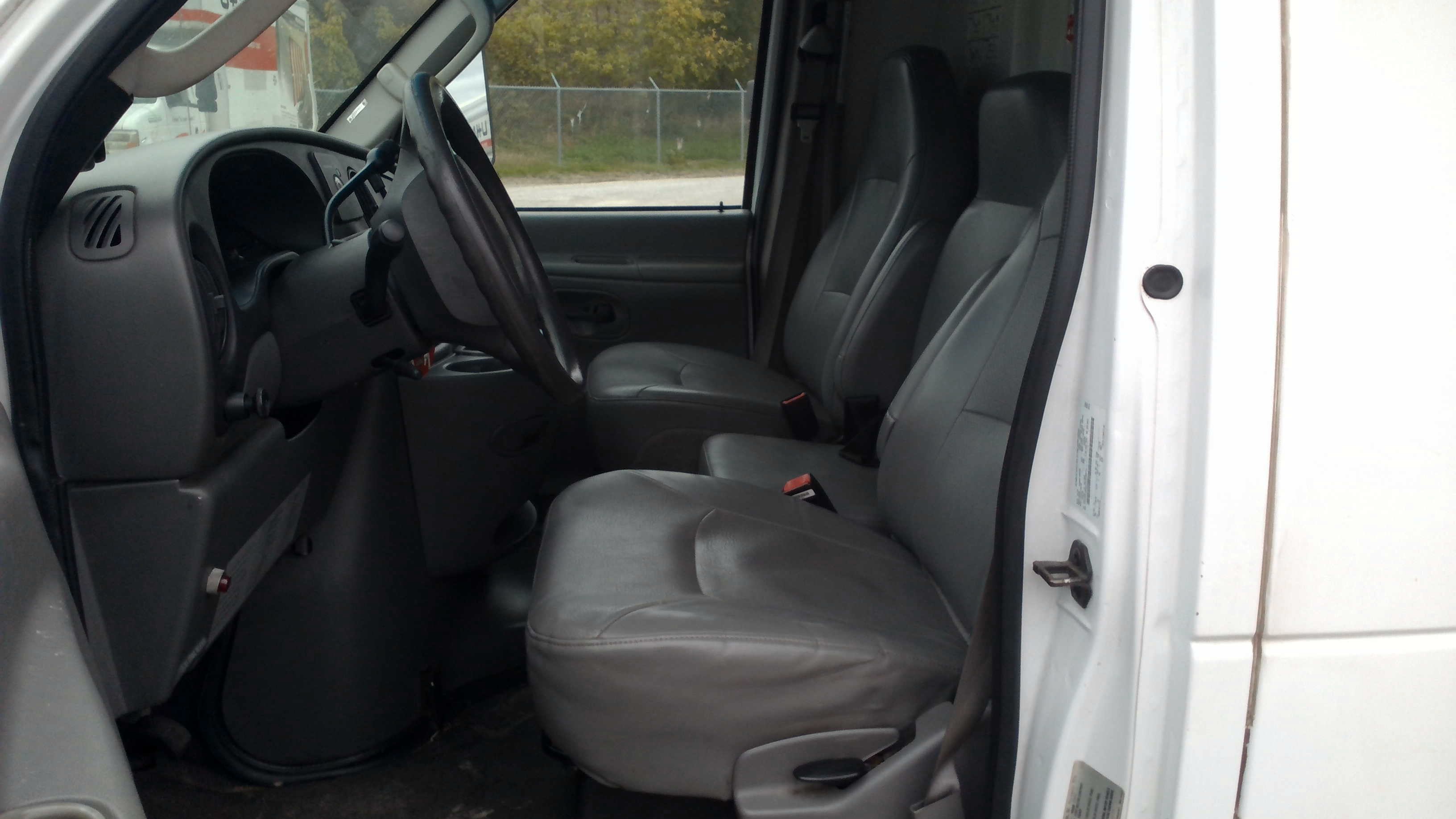 2007 17' Box Truck for Sale in Davenport, IA 52806 UHaul