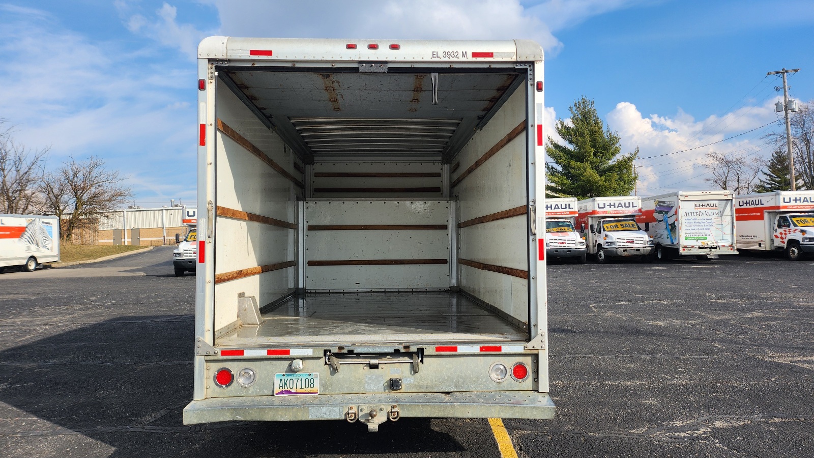 2007 17' Box Truck for Sale in Columbus, OH 43229 UHaul Truck Sales