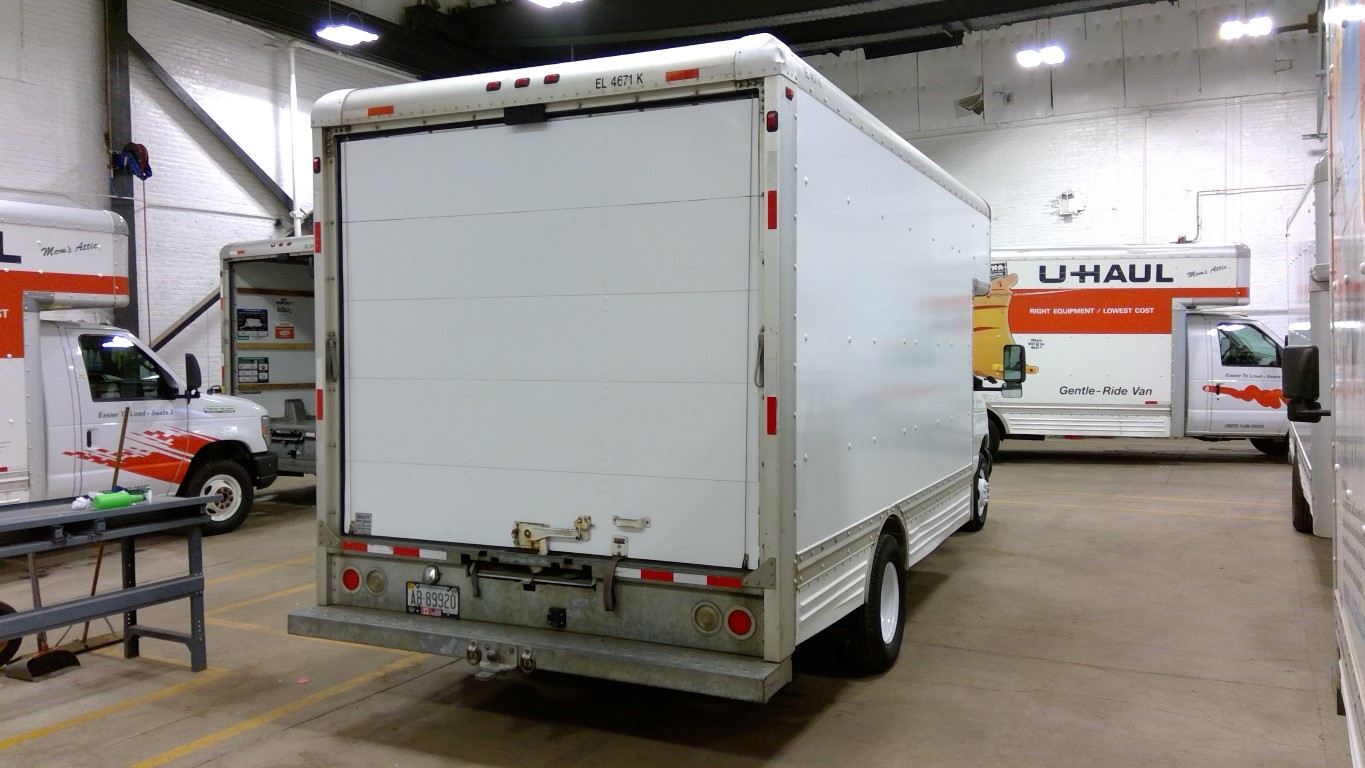 2006 17' Box Truck for Sale in Hartford, CT 06114 UHaul
