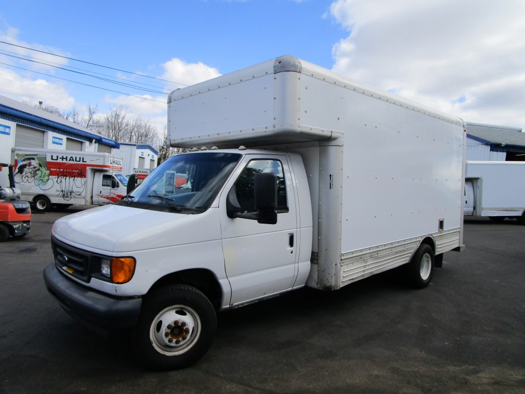 Used 2007 17 ' Box Truck for sale