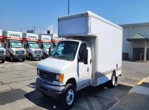 Used 2007 17 ' Box Truck for sale