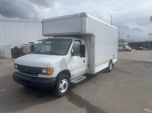Used 2007 17 ' Box Truck for sale