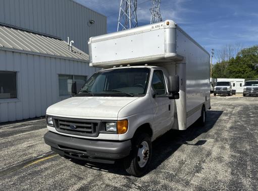 Used 2007 17 ' Box Truck for sale