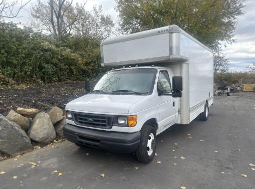 Used 2007 17 ' Box Truck for sale