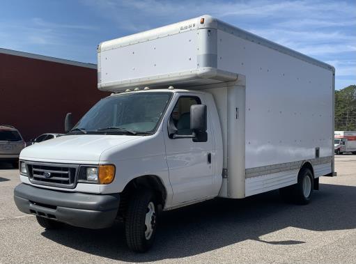 Used 2007 17 ' Box Truck for sale