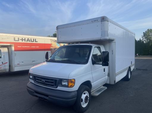 Used 2007 17 ' Box Truck for sale