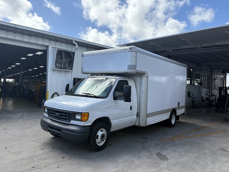 Used 2007 17 ' Box Truck for sale