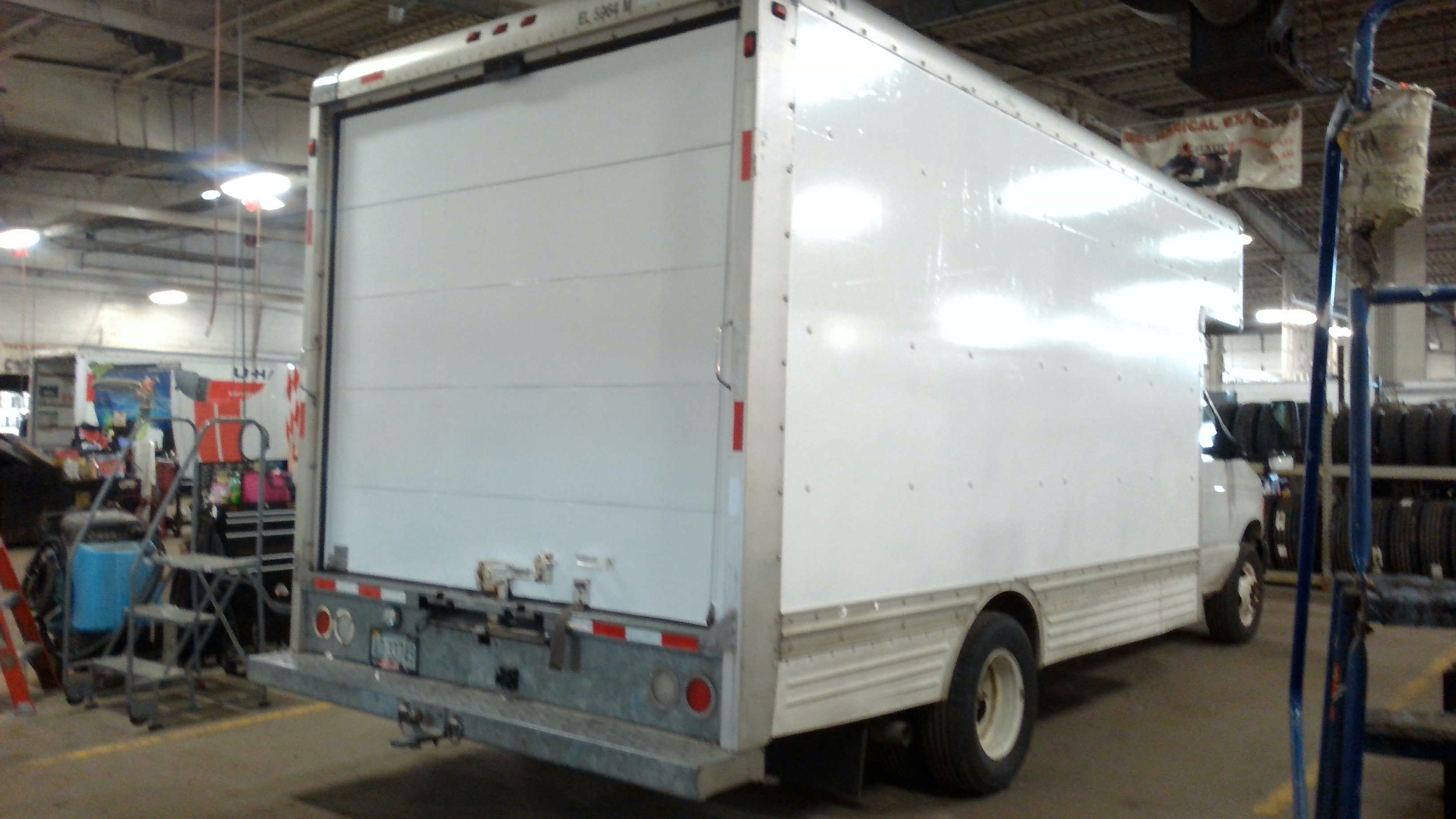 2007 17' Box Truck for Sale in Indianapolis, IN 46227 UHaul Truck Sales