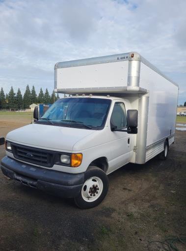 Used 2007 17 ' Box Truck for sale