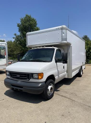 Used 2007 17 ' Box Truck for sale
