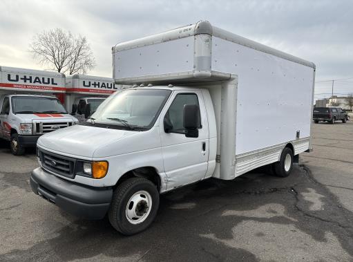 Used 2007 17 ' Box Truck for sale