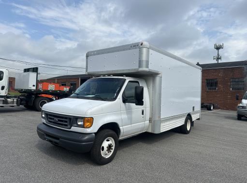 Used 2007 17 ' Box Truck for sale