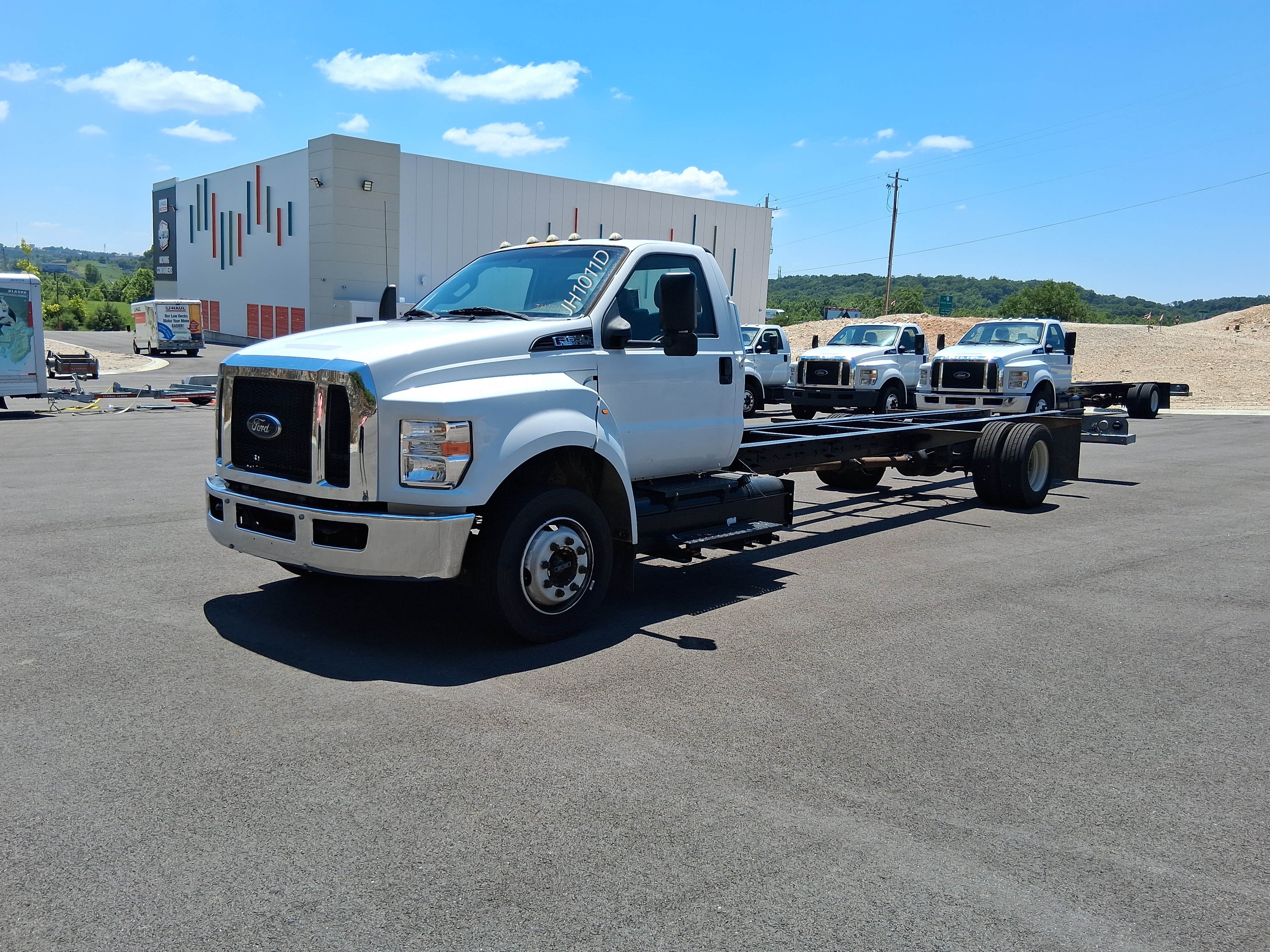 Used 2016 26 ' Cab and Chassis for sale