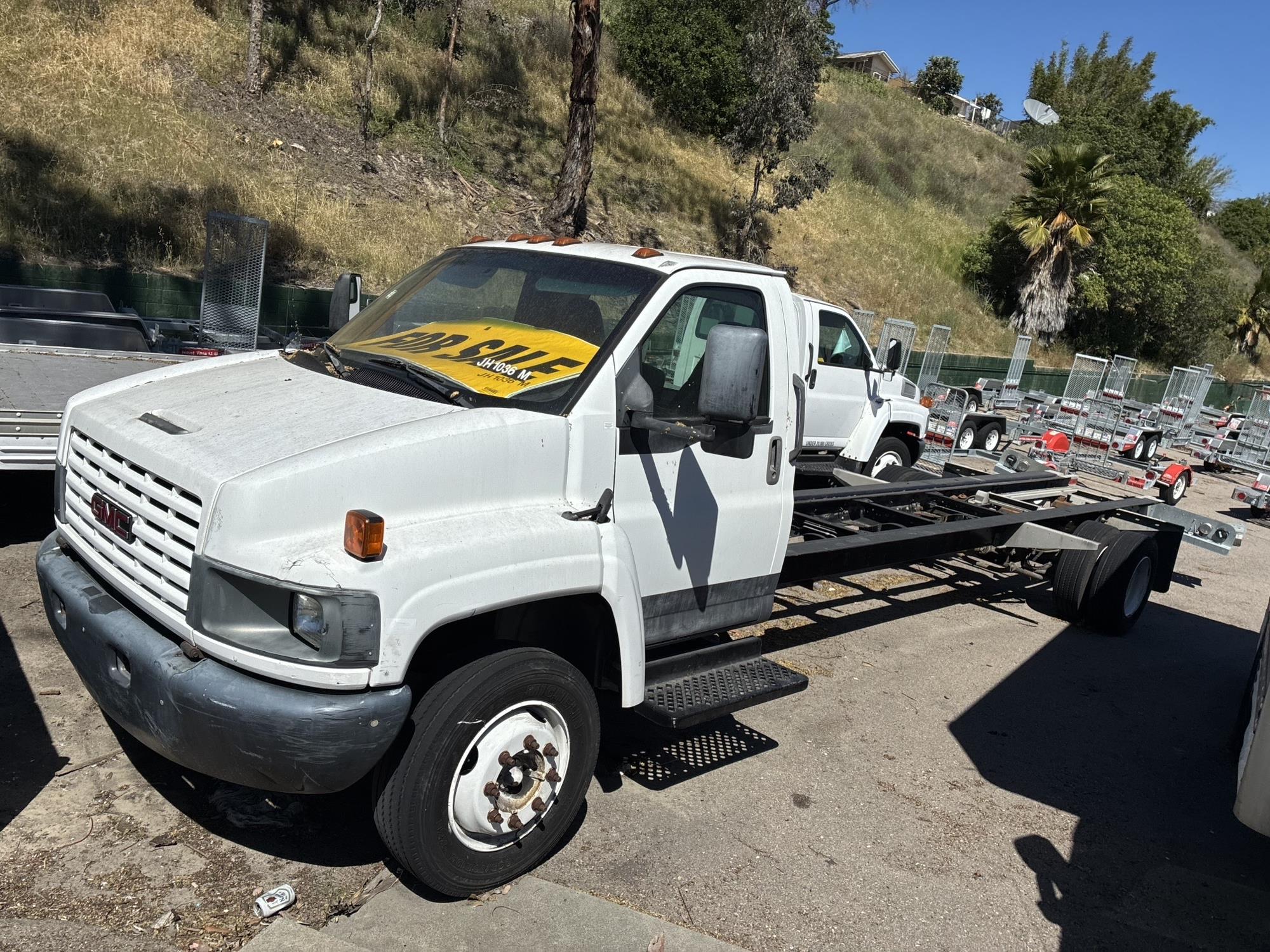 Used 2006 26 ' Cab and Chassis for sale