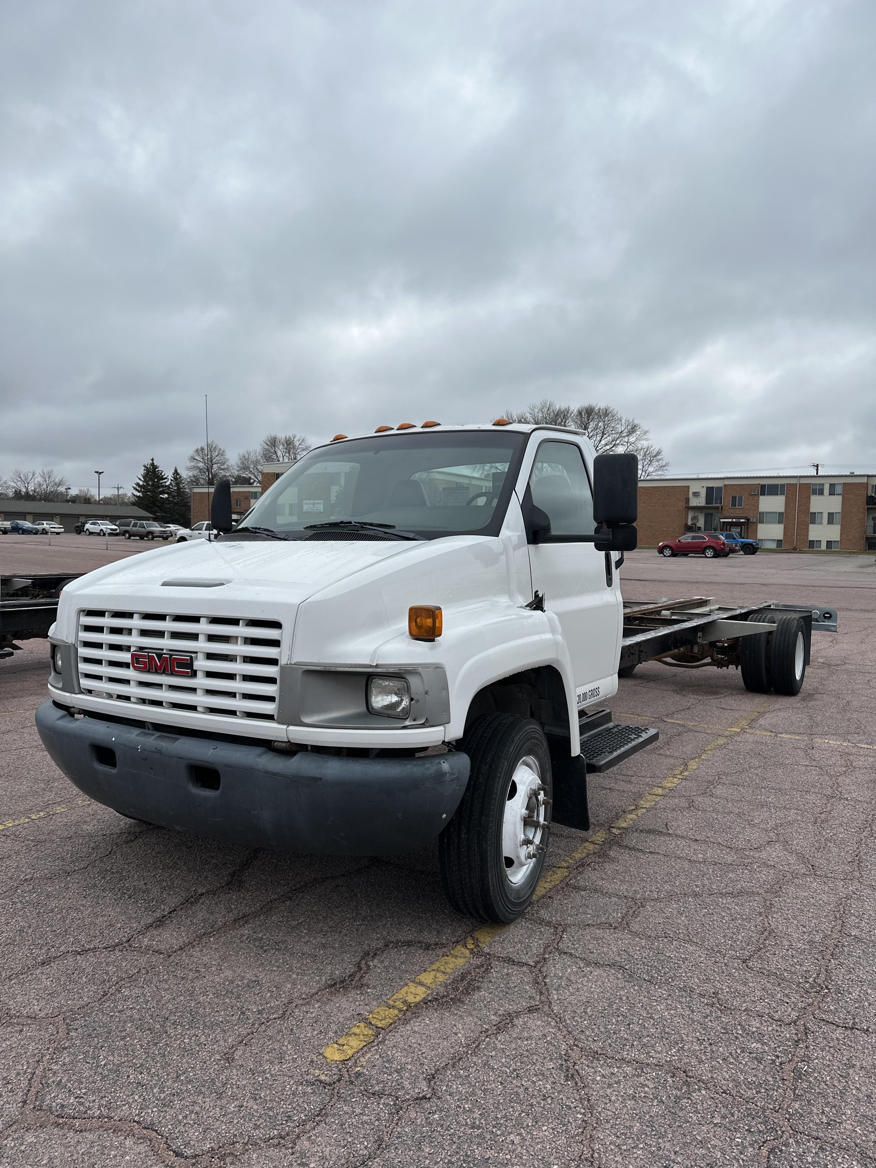 Used 2008 26 ' Cab and Chassis for sale