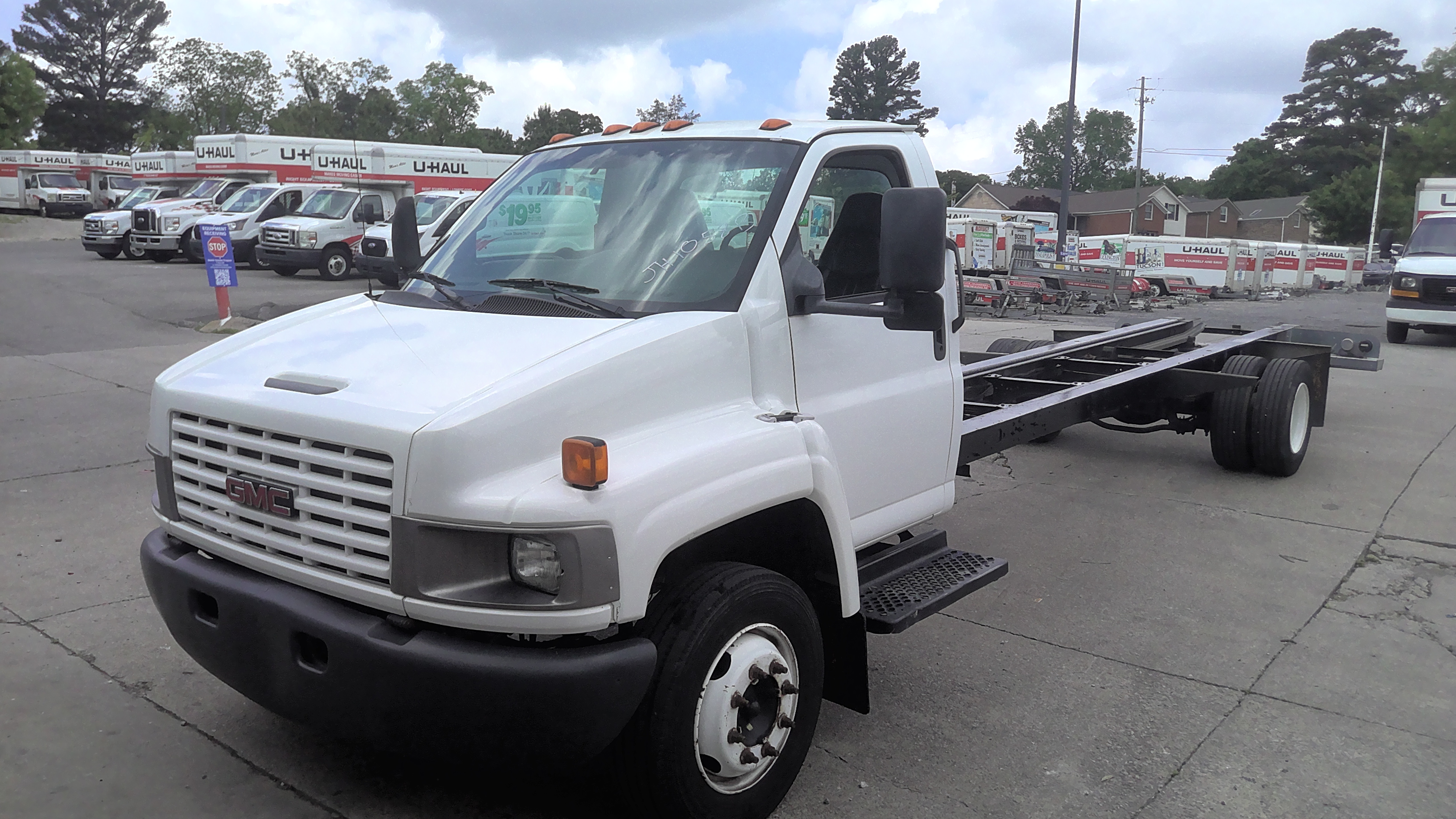 Used 2008 26 ' Cab and Chassis for sale