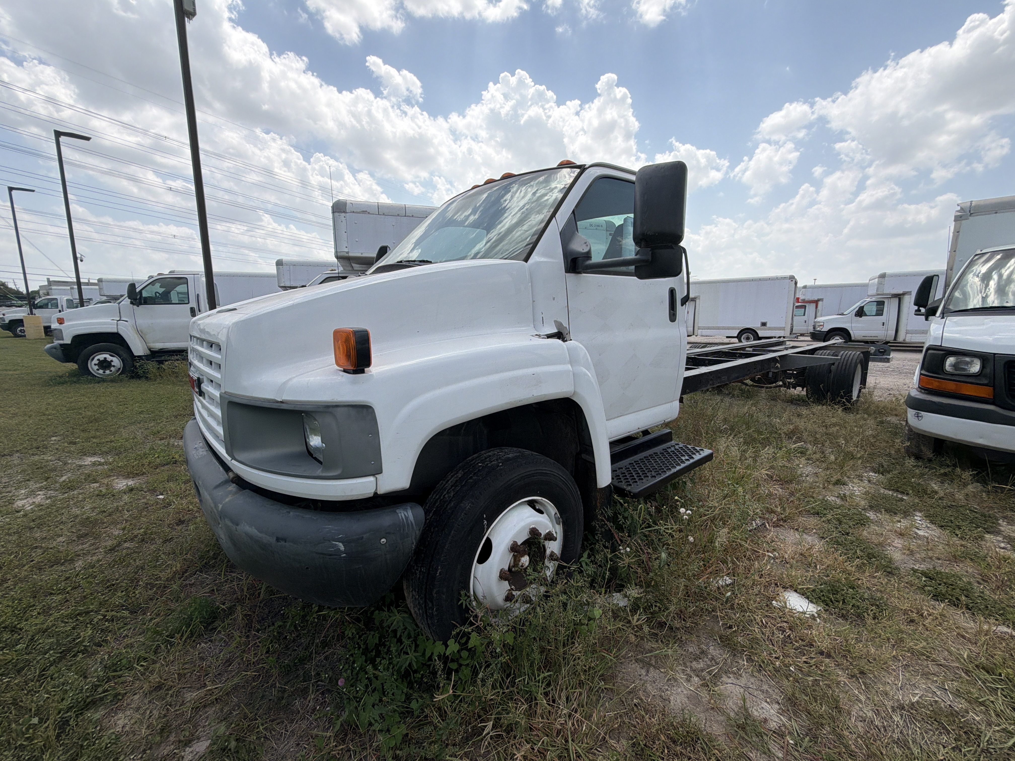Used 2007 26 ' Cab and Chassis for sale
