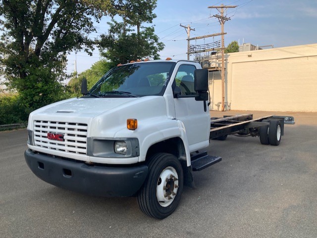 Used 2008 26 ' Cab and Chassis for sale