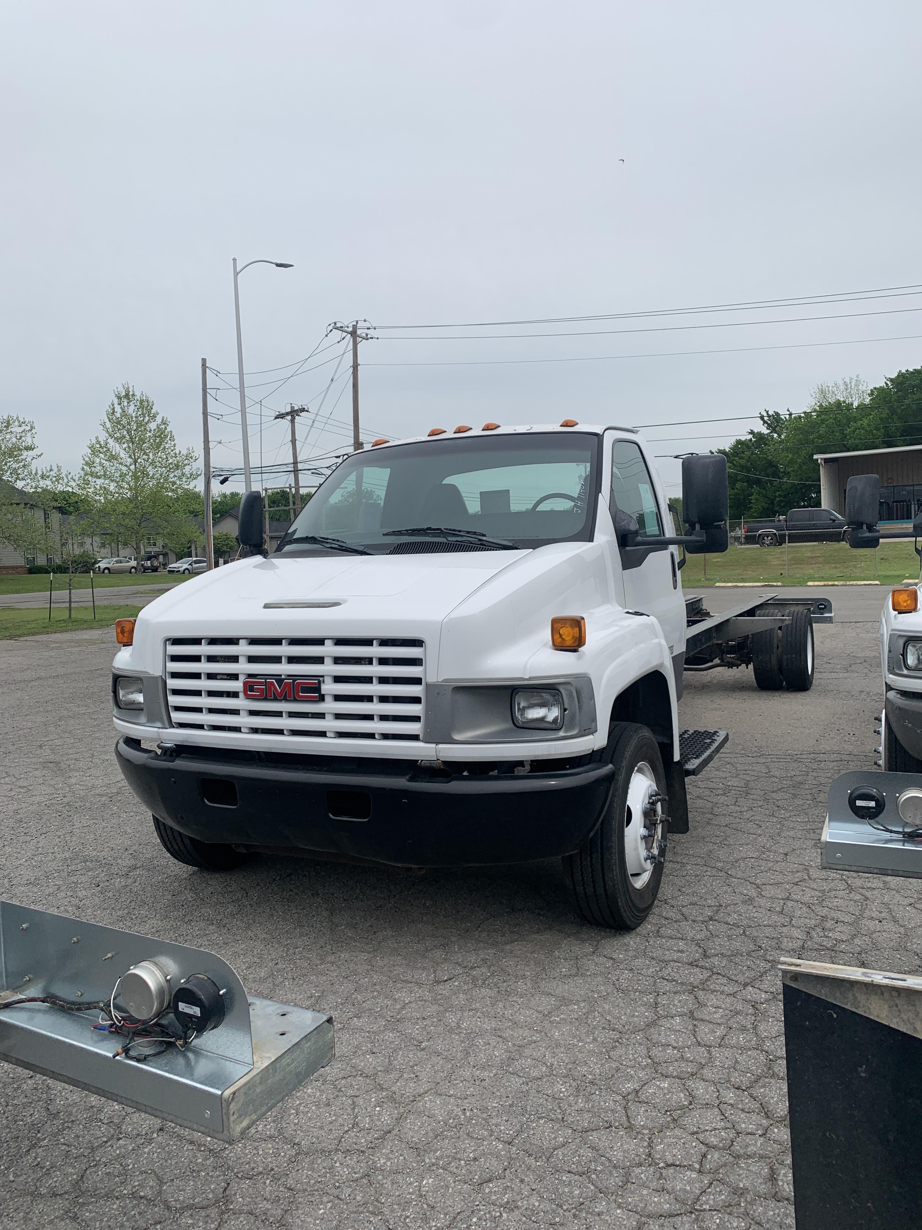 Used 2006 26 ' Cab and Chassis for sale