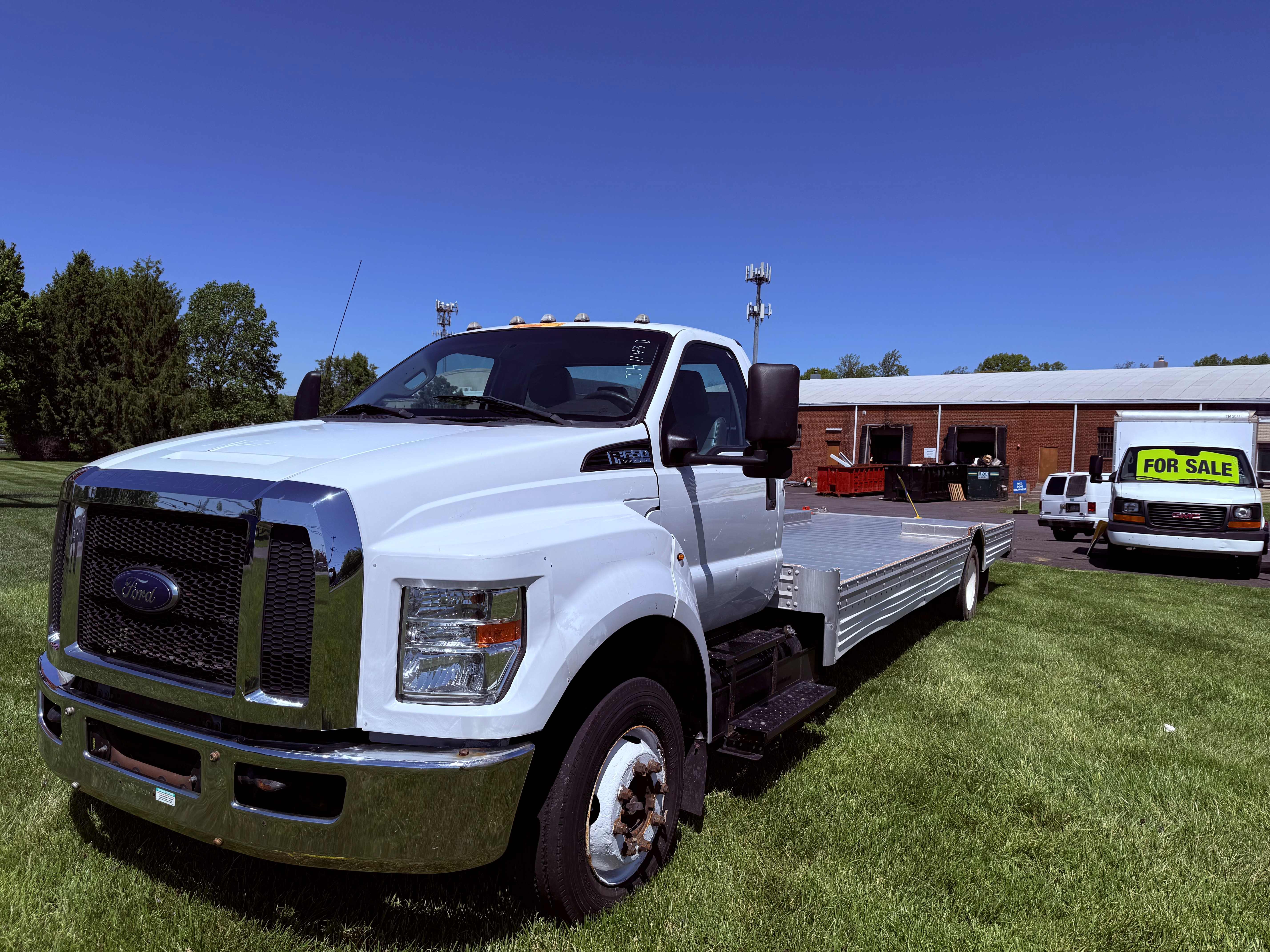 Used 2016 26 ' Cab and Chassis for sale