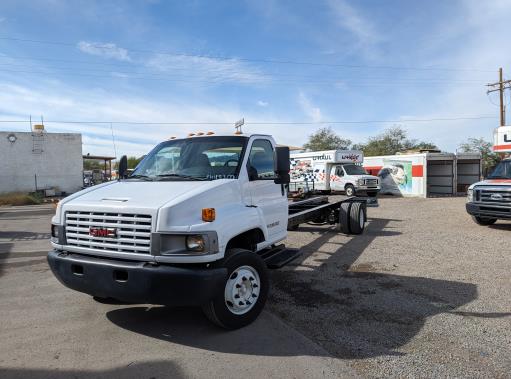 Used 2006 26 ' Cab and Chassis for sale