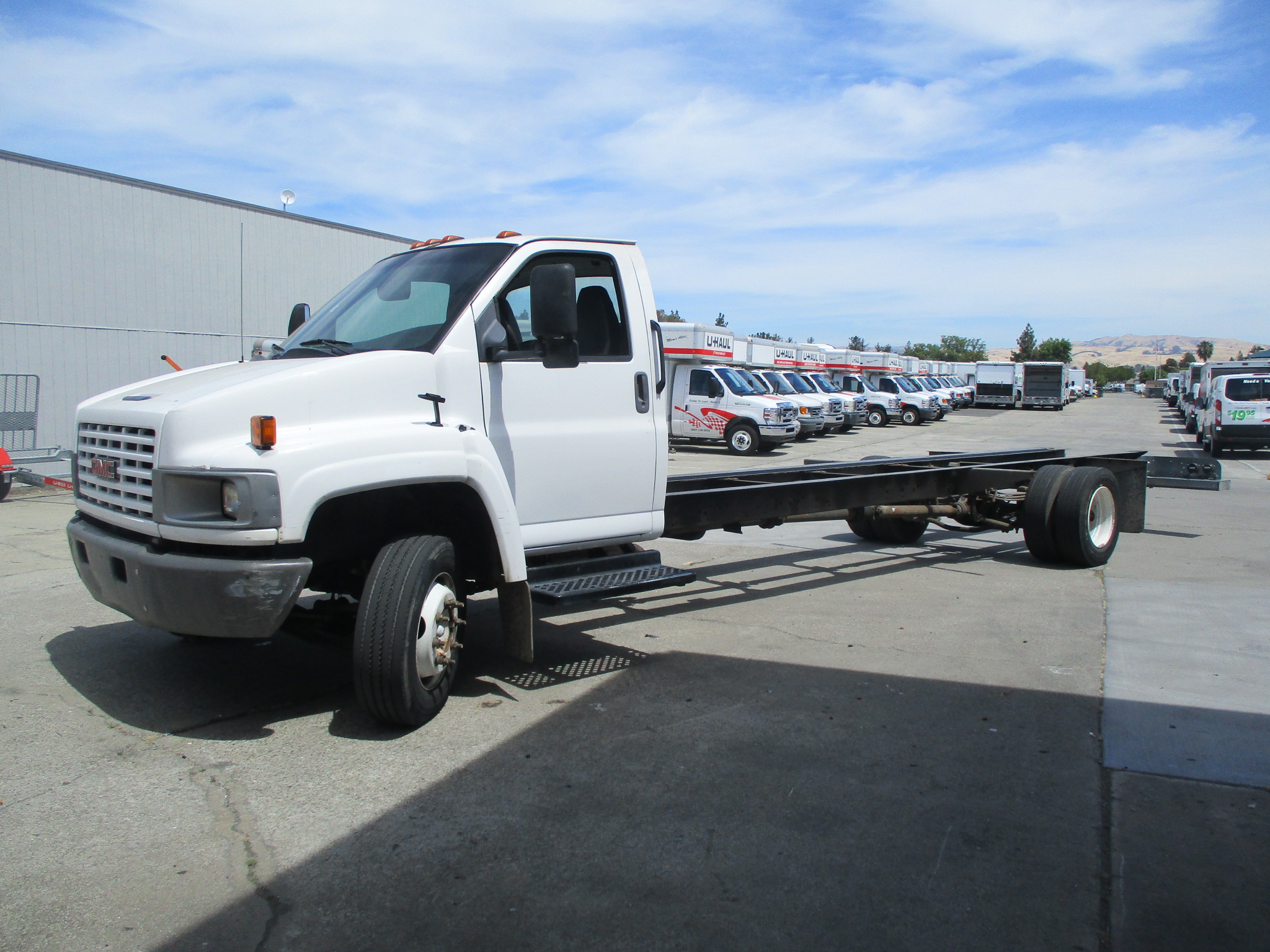 2006 26' Cab and Chassis for Sale in Fremont, CA 94538 UHaul