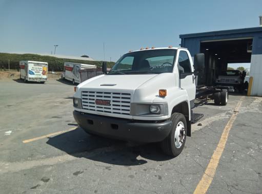 Used 2006 26 ' Cab and Chassis for sale