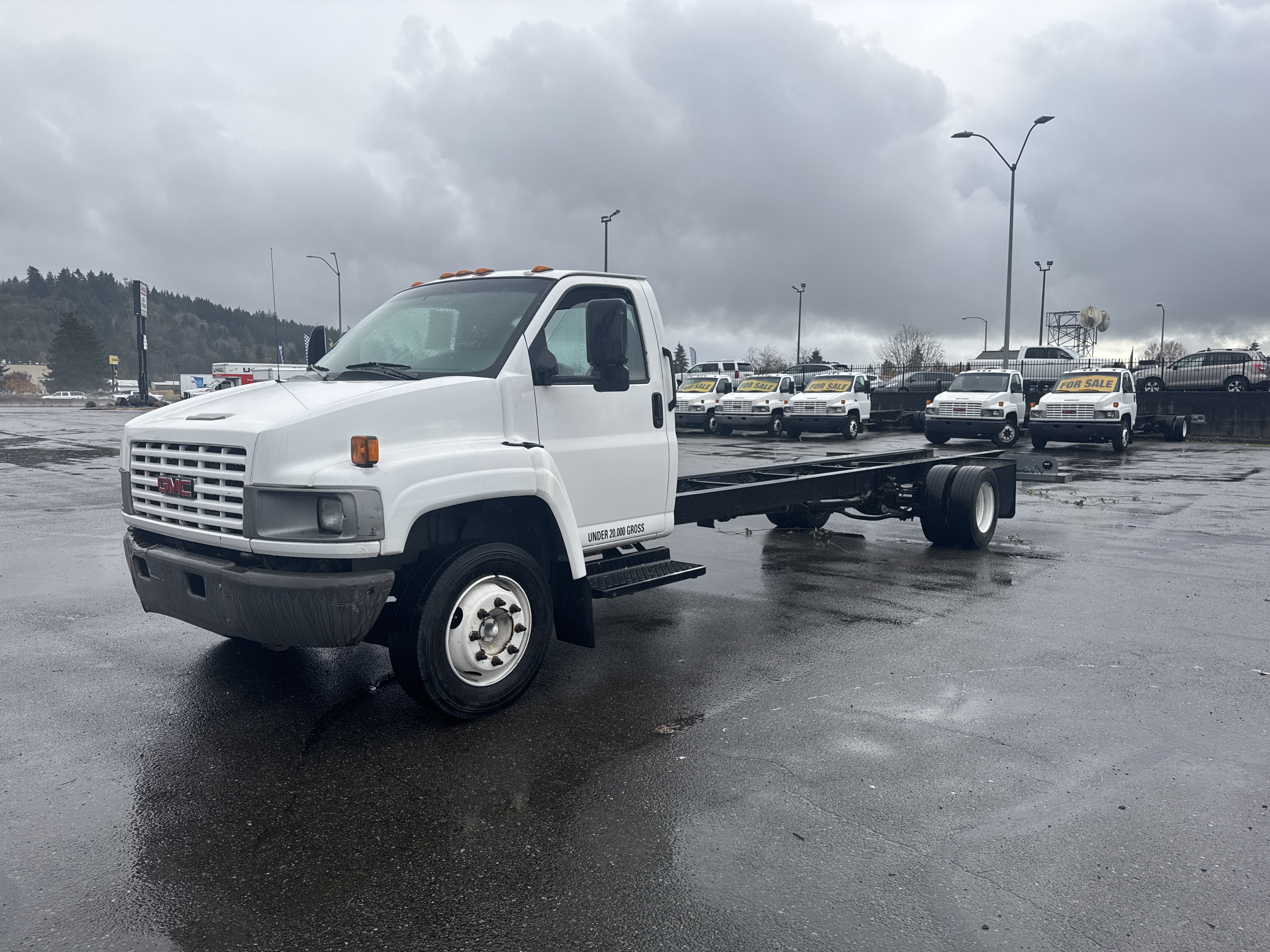 Used 2006 26 ' Cab and Chassis for sale