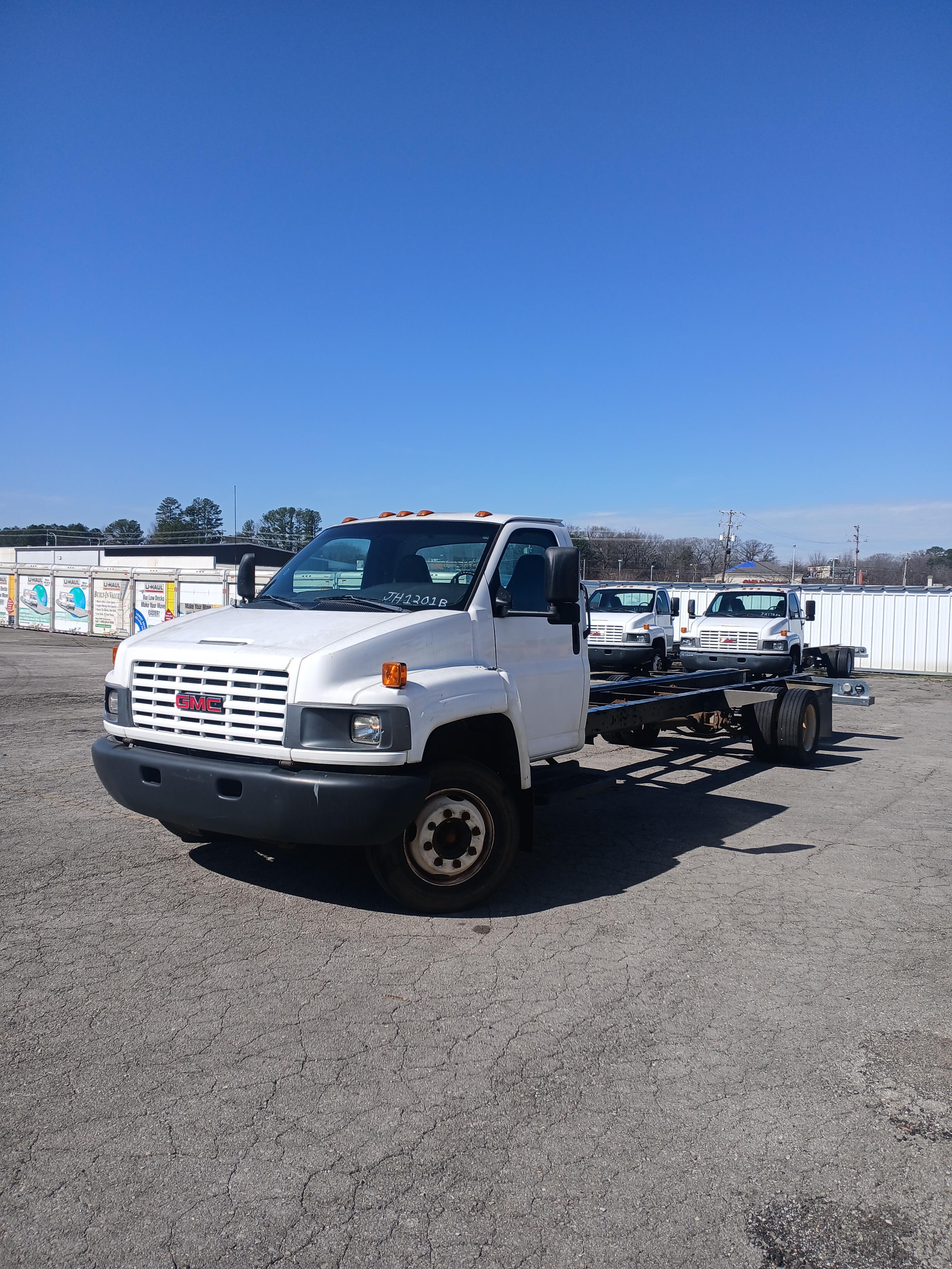 Used 2008 26 ' Cab and Chassis for sale
