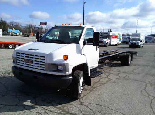 Used 2008 26 ' Cab and Chassis for sale